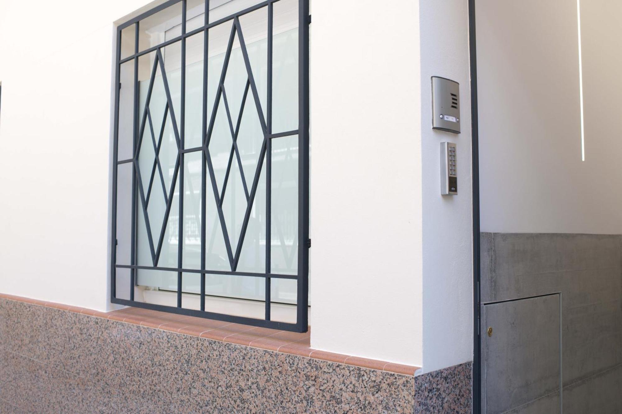 Boutique Plaza Catalonia Suites Cornella コルネリャー・デ・リョブレガート エクステリア 写真